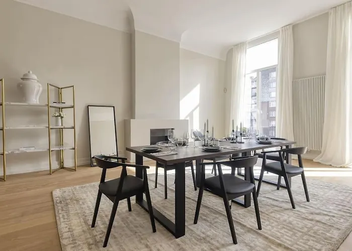 Luxurious 3 Bedrooms City Center