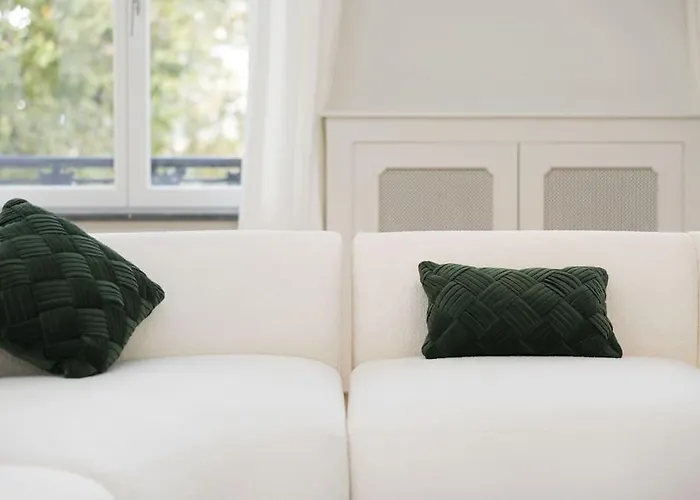 Luxurious 3 Bedrooms City Center